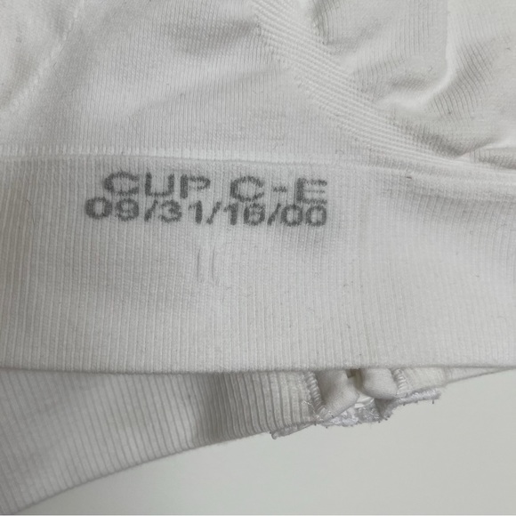 CAREFIX Sophia Front Close Post-Op Compression Surgical Vest by TYTEX; Medium - Picture 6 of 8